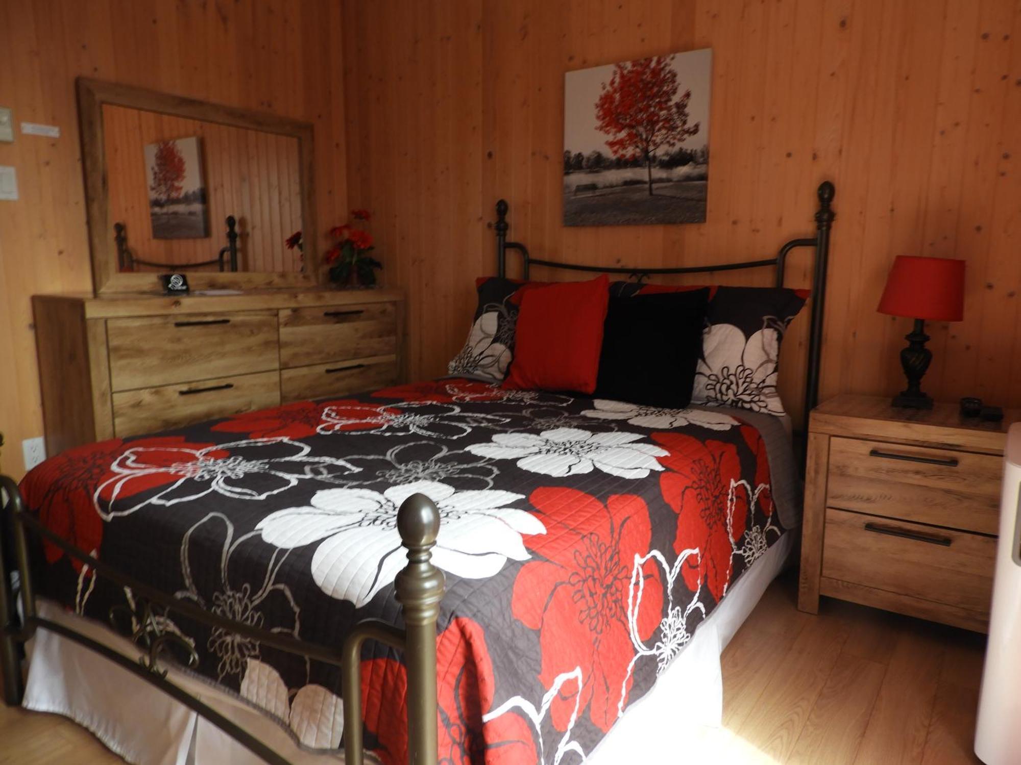 Hotel Sous La Croix 152725 Tadoussac Esterno foto