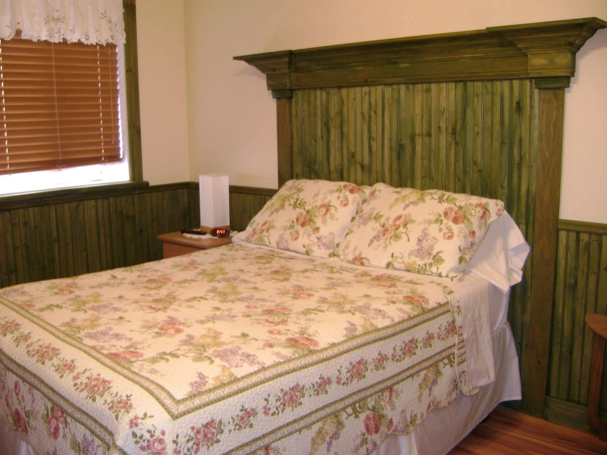 Hotel Sous La Croix 152725 Tadoussac Esterno foto