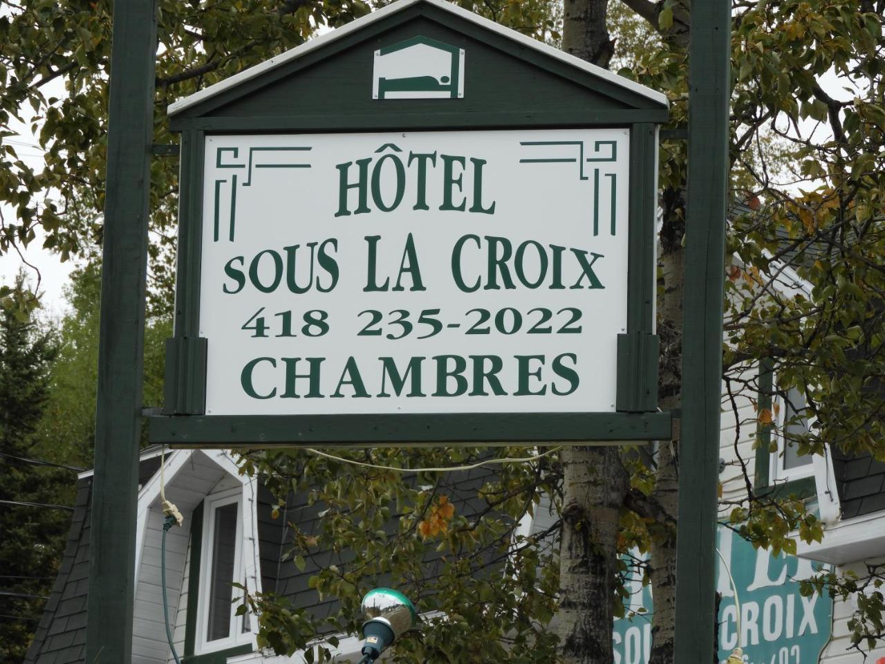 Hotel Sous La Croix 152725 Tadoussac Esterno foto